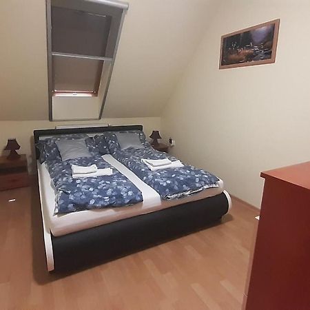 Elizabet Apartman A Belvarosban Сарваш Екстер'єр фото