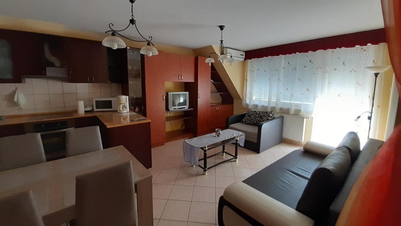 Elizabet Apartman A Belvarosban Сарваш Екстер'єр фото