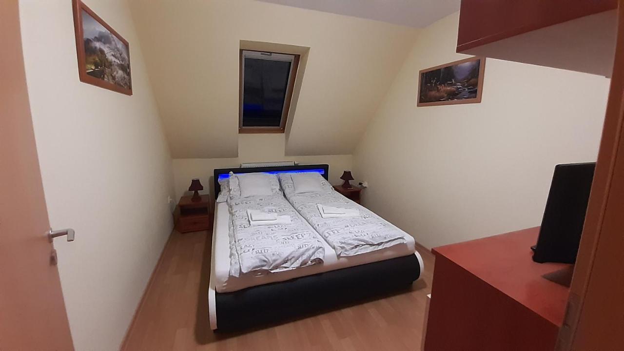Elizabet Apartman A Belvarosban Сарваш Екстер'єр фото