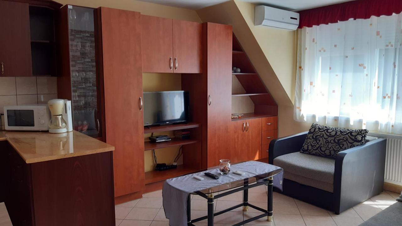 Elizabet Apartman A Belvarosban Сарваш Екстер'єр фото