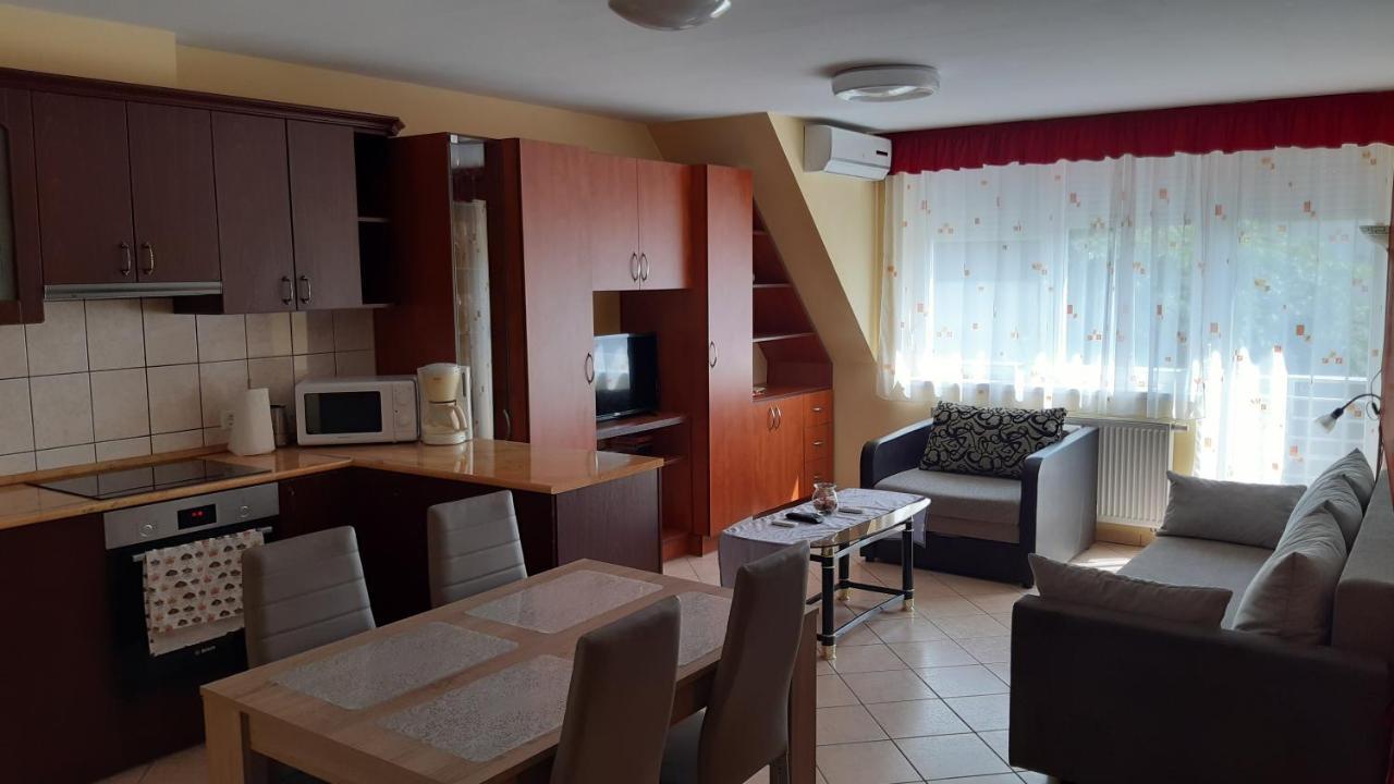 Elizabet Apartman A Belvarosban Сарваш Екстер'єр фото